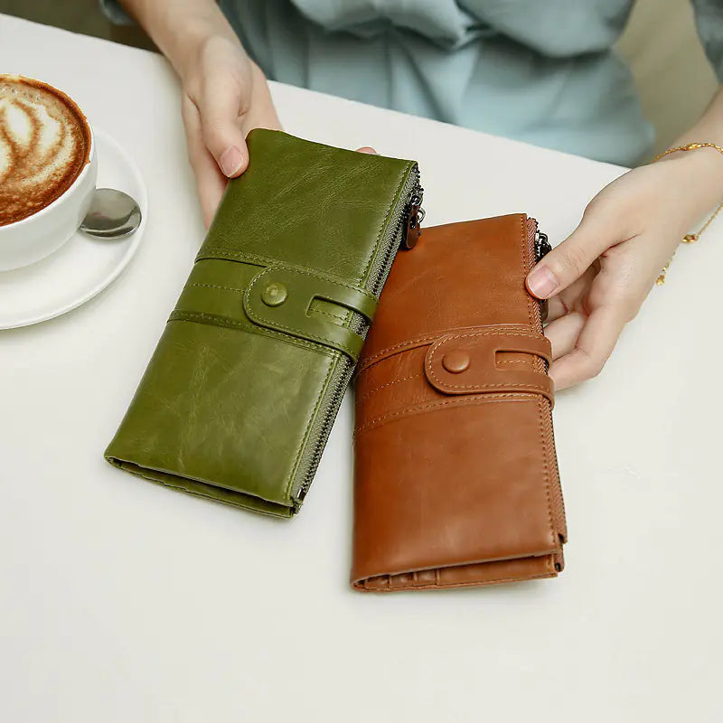 The Noelle Clutch
