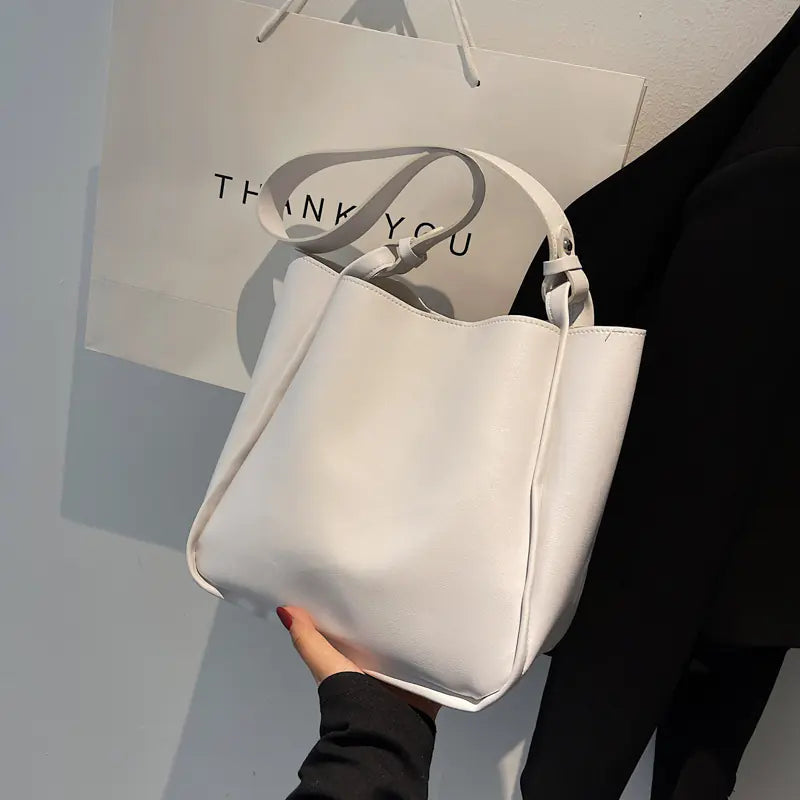 The Shoulder Tote